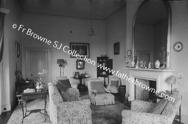 VICARSTOWN GRATTEN LODGE DRAWING ROOM